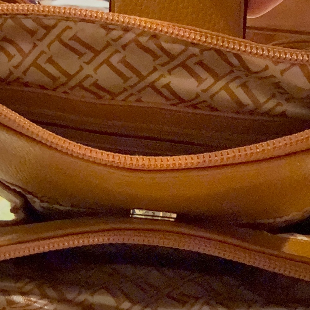Tignanello leather crossbody - Picture 3 of 6